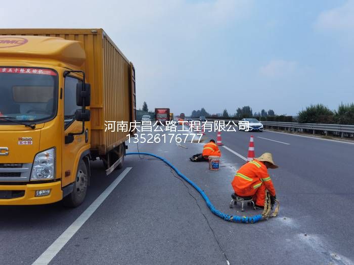公路壓漿施工是如何進(jìn)行的？