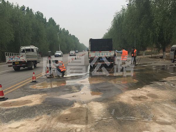 公路注漿技術(shù)在路面修復中的應(yīng)用!