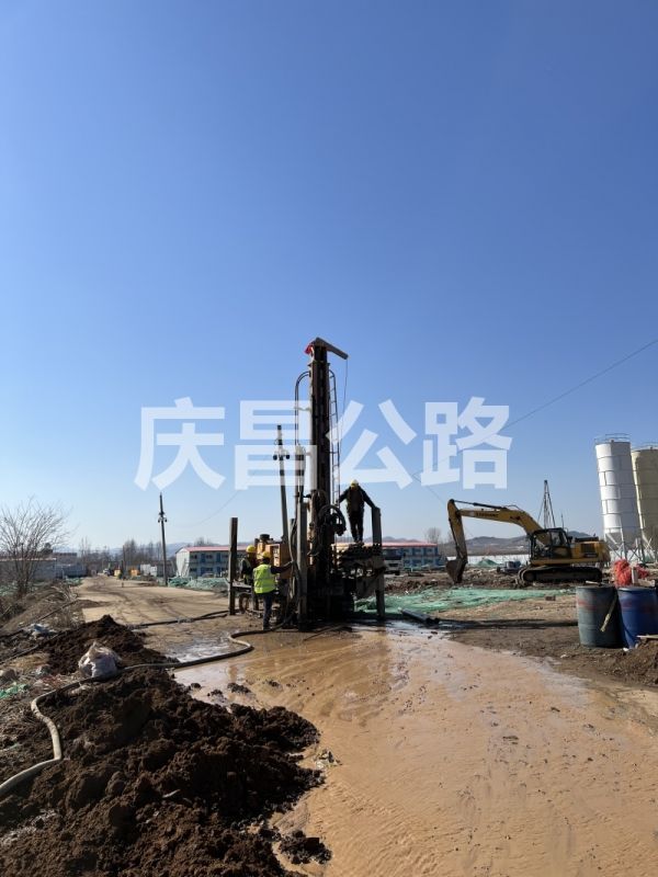 路面壓漿施工：提升道路質(zhì)量，改善交通環(huán)境！